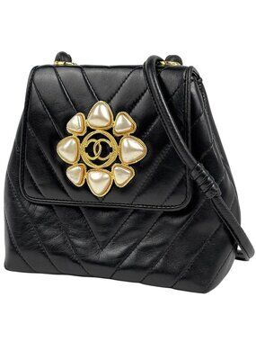 Chanel Stitch Faux Pearl Shoulder Bag CC Logo Blanc Leather Black